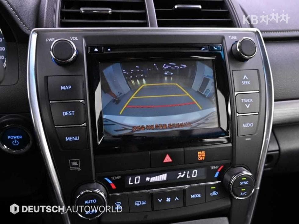 Toyota New Camry2.5L hybrid LE - 15