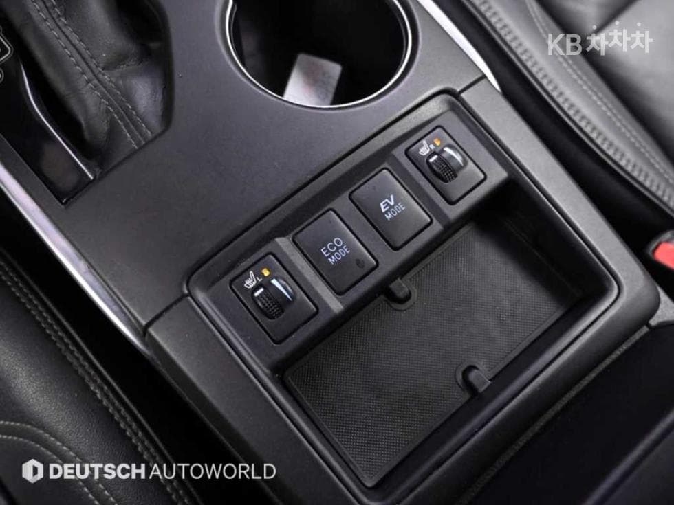 Toyota New Camry2.5L hybrid LE - 17