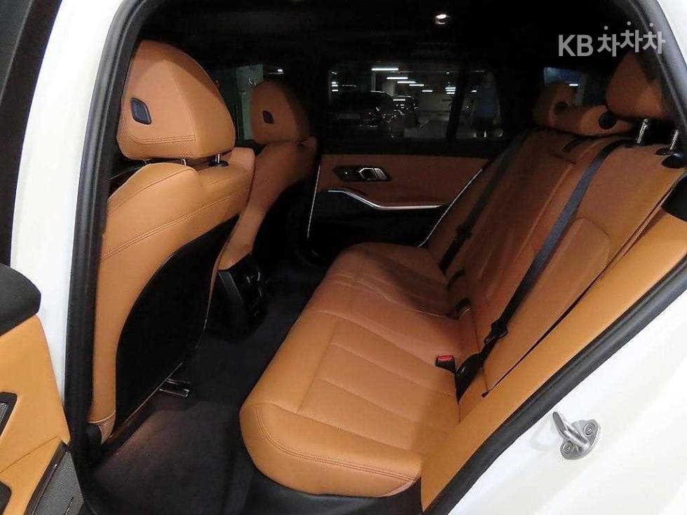 BMW 3 Серия (G20)320i Touring M Sport - 7