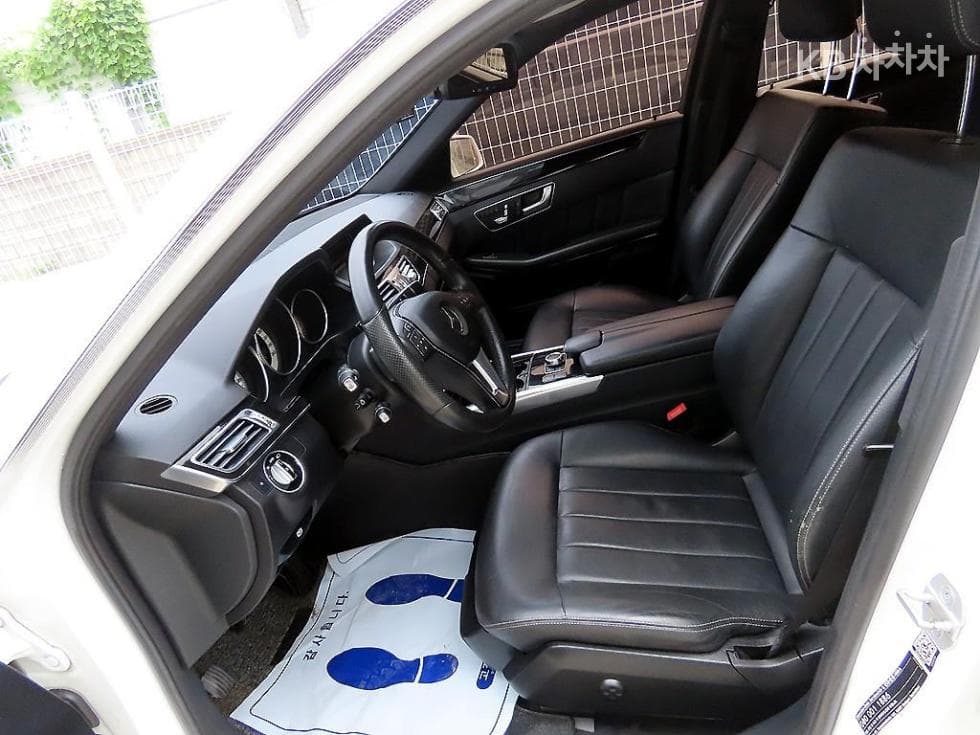 Mercedes-Benz Нов E-КласE250 CDI 블루텍4매틱 블루텍 Авангард W212 - 5