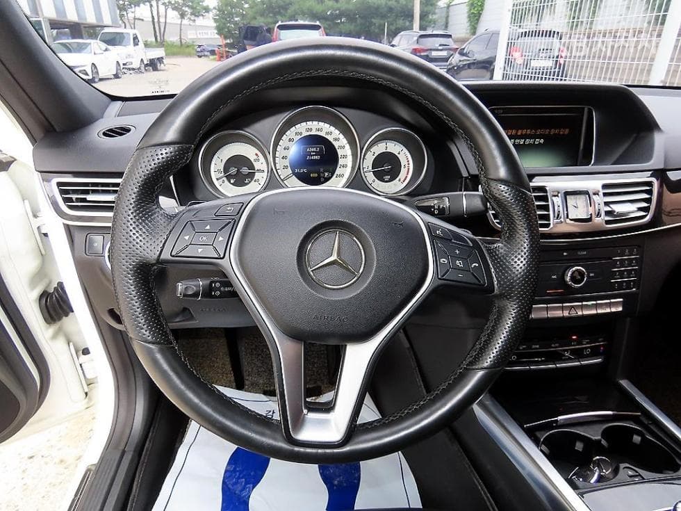 Mercedes-Benz Нов E-КласE250 CDI 블루텍4매틱 블루텍 Авангард W212 - 8