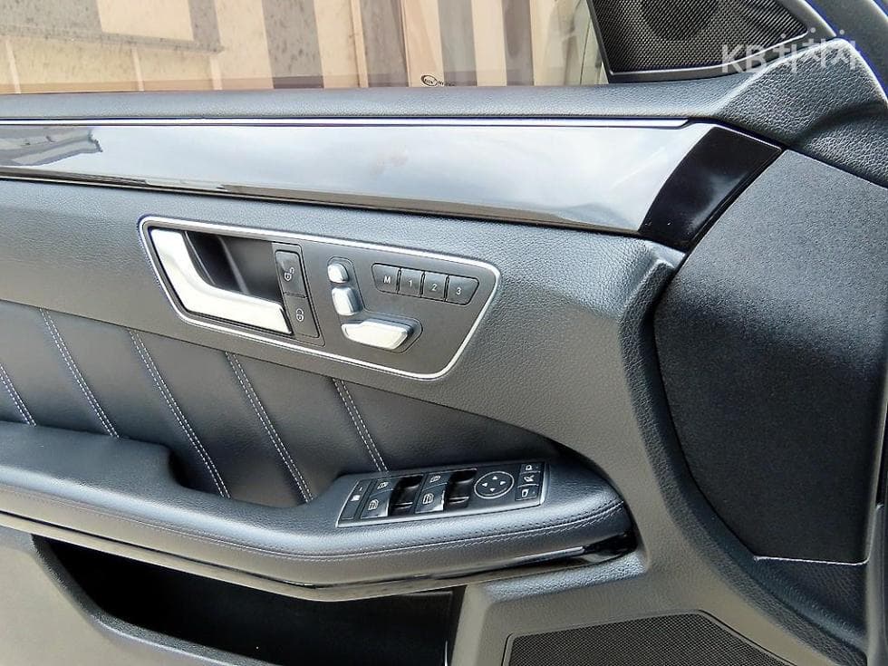 Mercedes-Benz Нов E-КласE250 CDI 블루텍4매틱 블루텍 Авангард W212 - 11