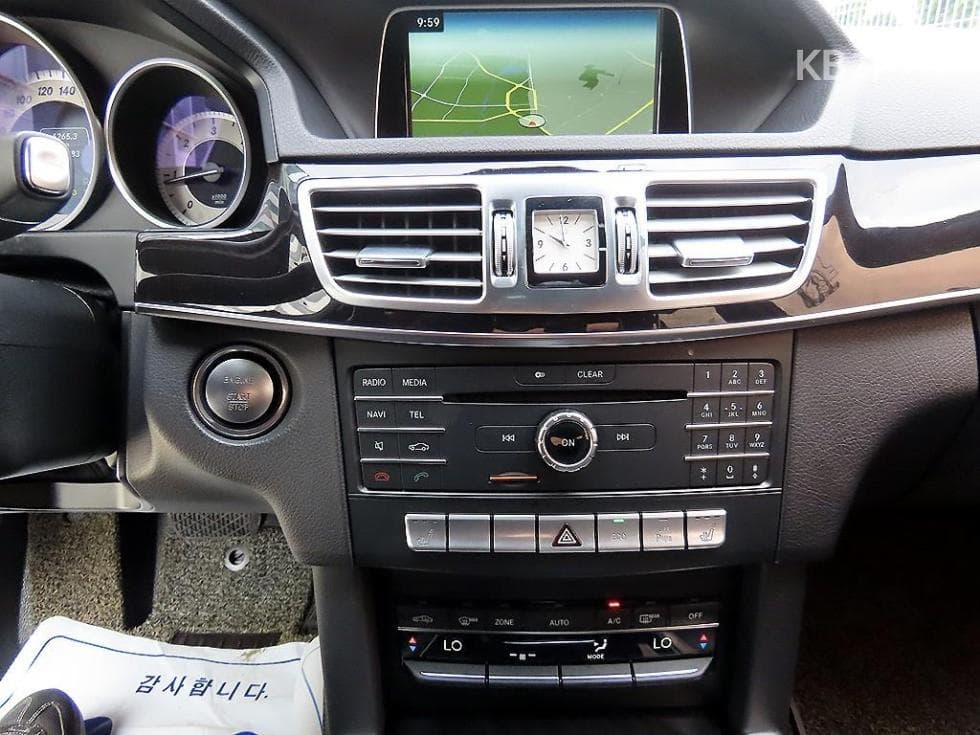 Mercedes-Benz Нов E-КласE250 CDI 블루텍4매틱 블루텍 Авангард W212 - 14