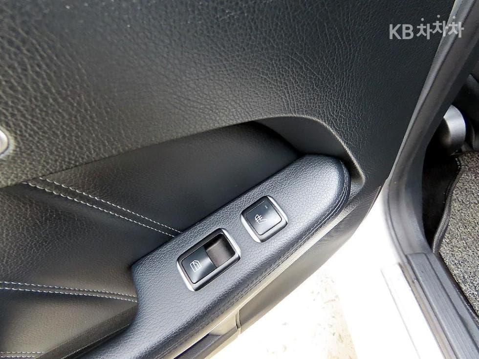 Mercedes-Benz Нов E-КласE250 CDI 블루텍4매틱 블루텍 Авангард W212 - 15