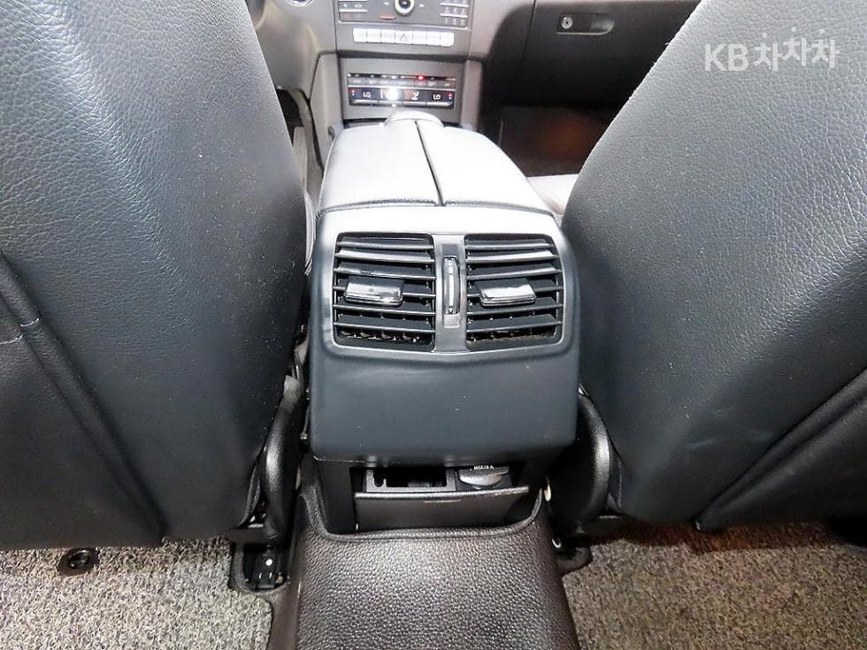 Mercedes-Benz Нов E-КласE250 CDI 블루텍4매틱 블루텍 Авангард W212 - 16