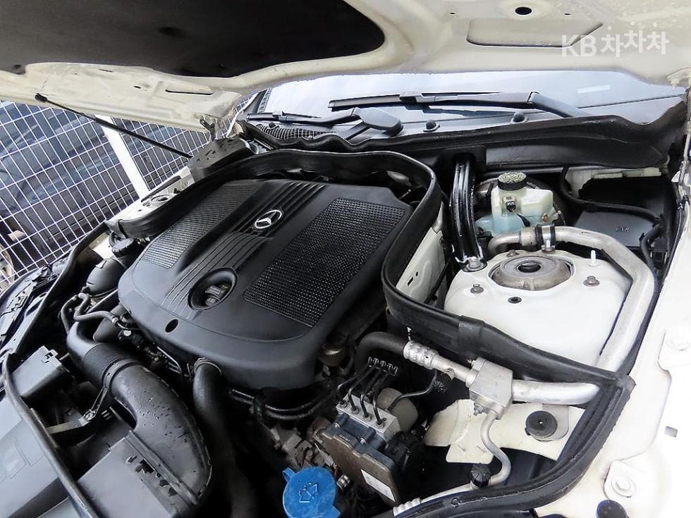 Mercedes-Benz Нов E-КласE250 CDI 블루텍4매틱 블루텍 Авангард W212 - 19