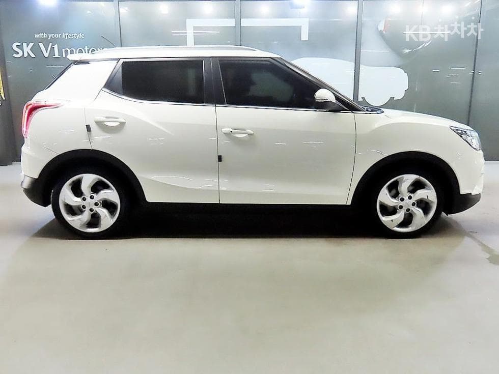 KG Mobility TivoliGasoline LX High-end Type - 3