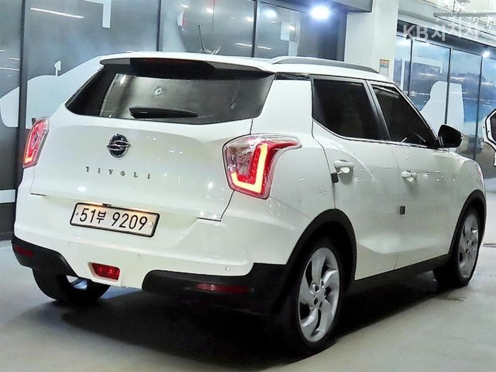KG Mobility TivoliGasoline LX High-end Type - 4