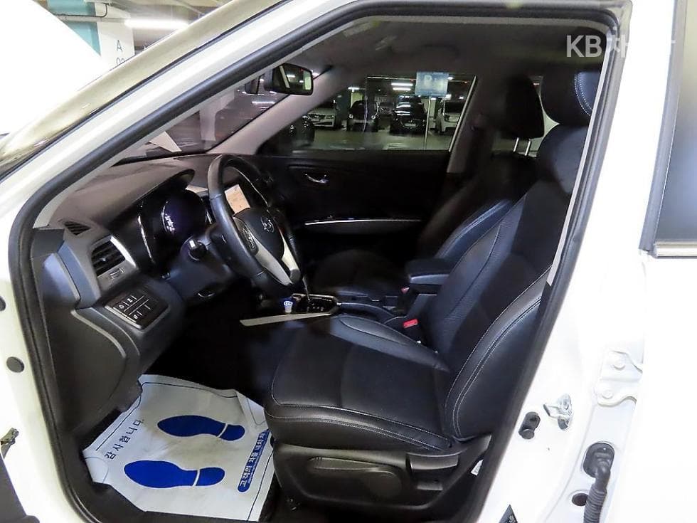 KG Mobility TivoliGasoline LX High-end Type - 6