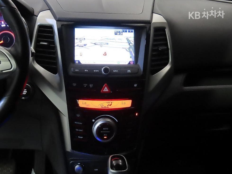 KG Mobility TivoliGasoline LX High-end Type - 11