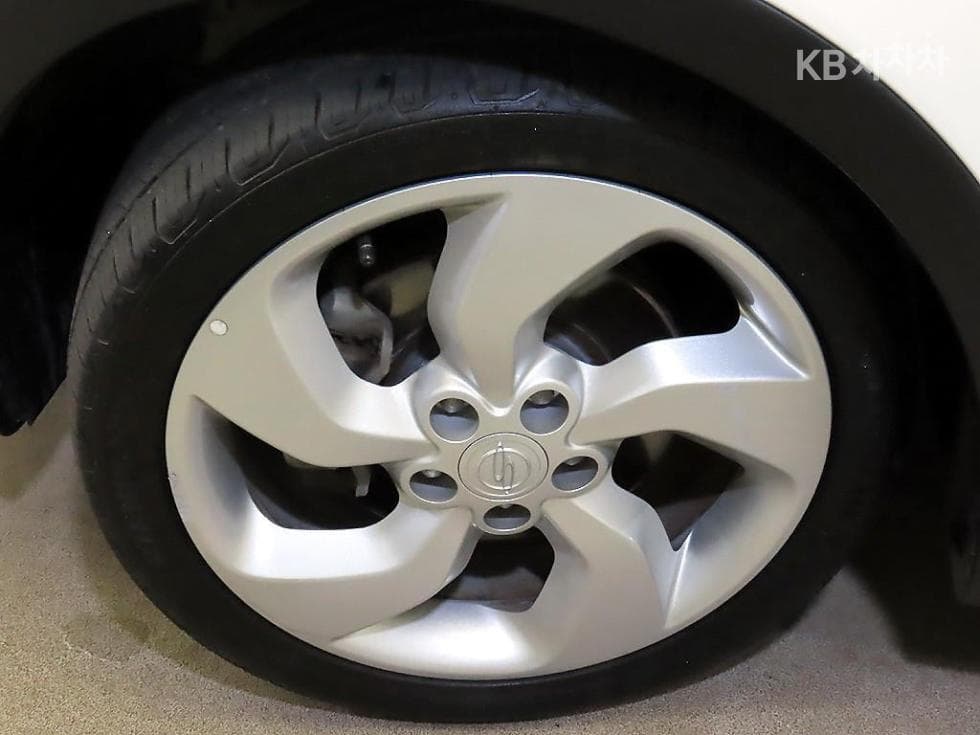 KG Mobility TivoliGasoline LX High-end Type - 20