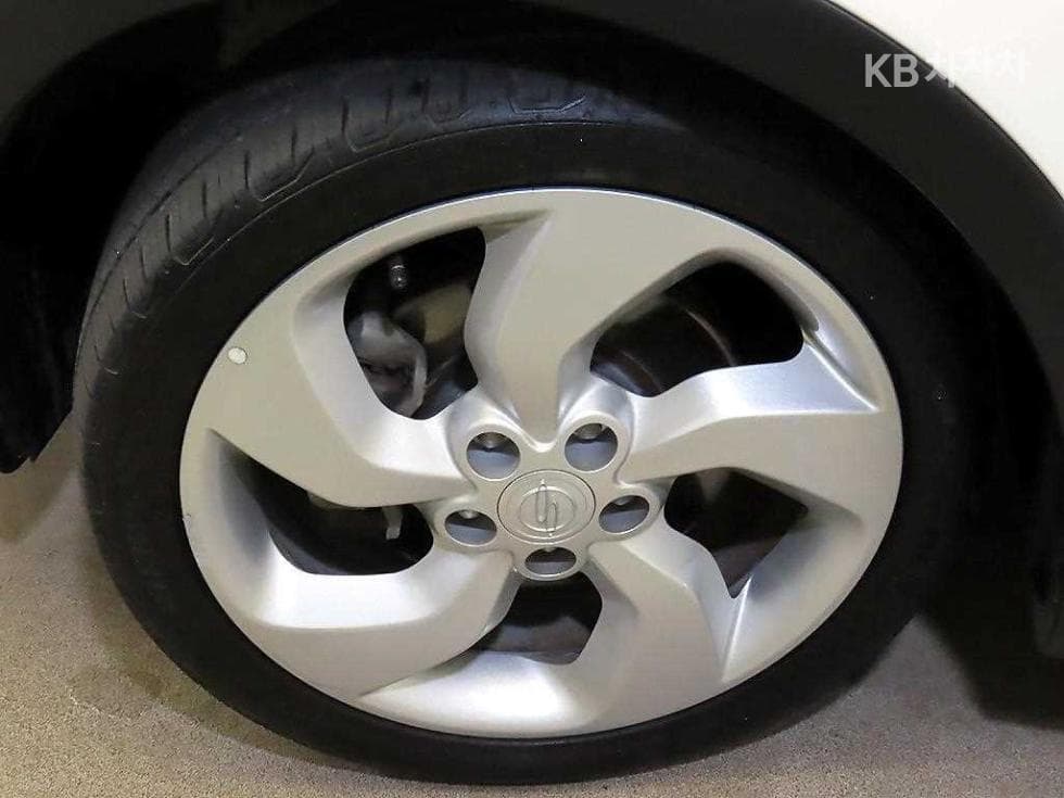 КейДжи Мобилити ТиволиБензин LX Висок клас - 20