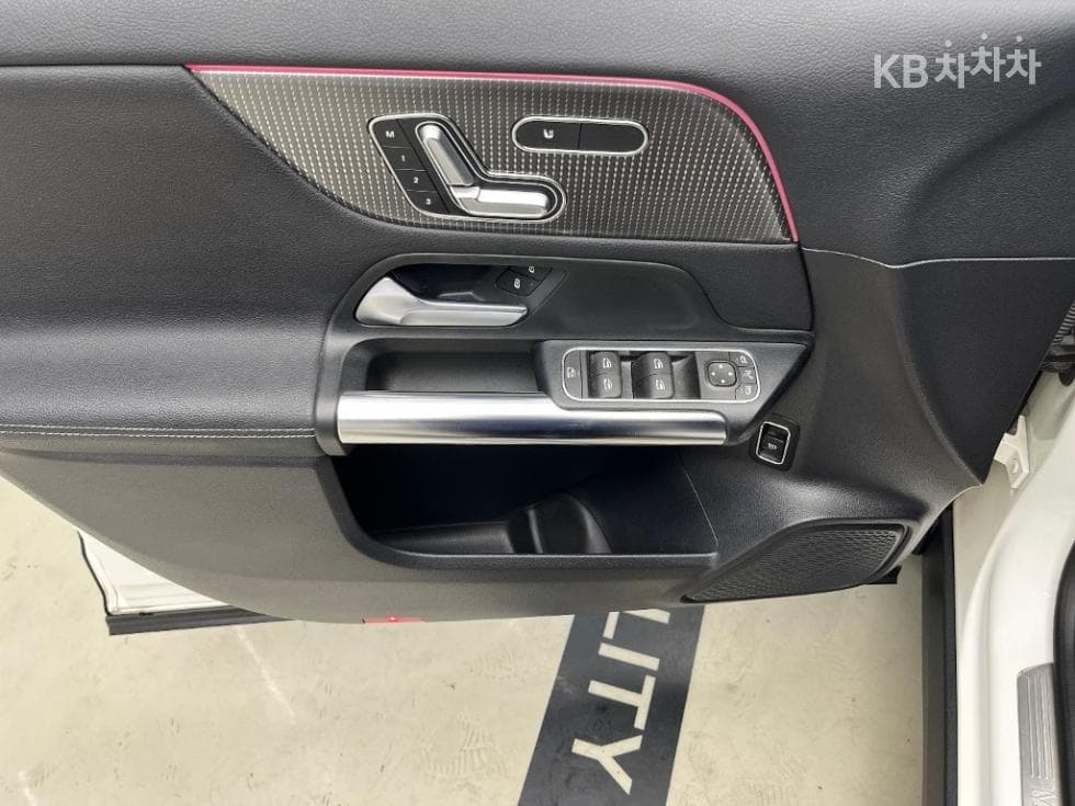 Mercedes-Benz GLA X156GLA220 Стандартен - 11