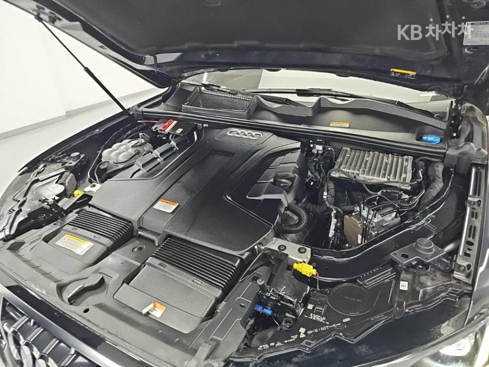 Audi New Q73.0 45 Turbo Diesel Injection Quattro Premium - 5