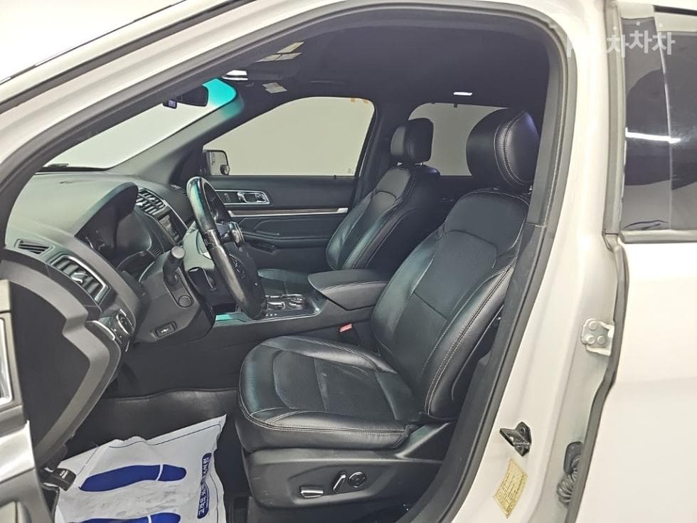 Ford New Explorer2.3 EcoBoost 4WD Limited - 11