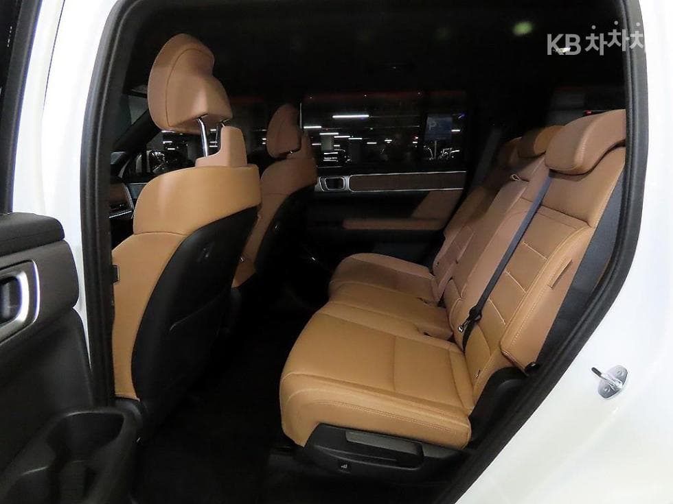 Hyundai The All New Santa Fe MX5Gasoline 2.5T AWD Calligraphy - 7