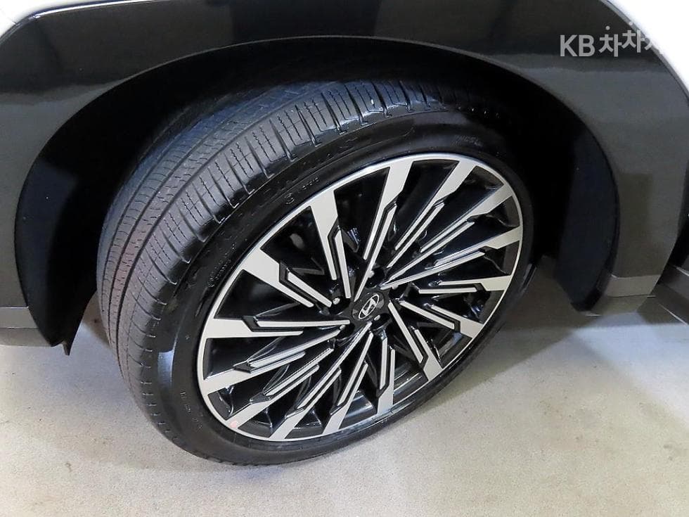 Hyundai The All New Santa Fe MX5Gasoline 2.5T AWD Calligraphy - 20