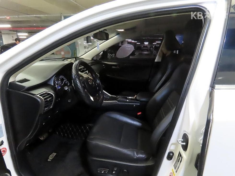 Lexus NX (Lexus SUV)300h Supreme (High Trim) - 6