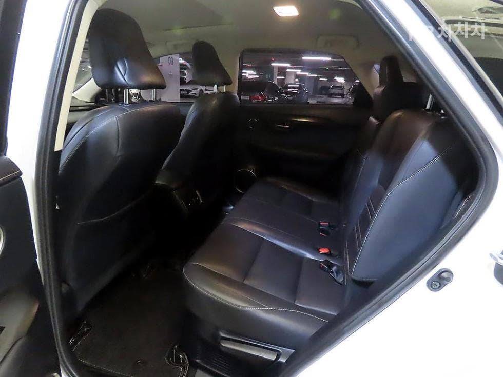 Lexus NX (Lexus SUV)300h Supreme (High Trim) - 7