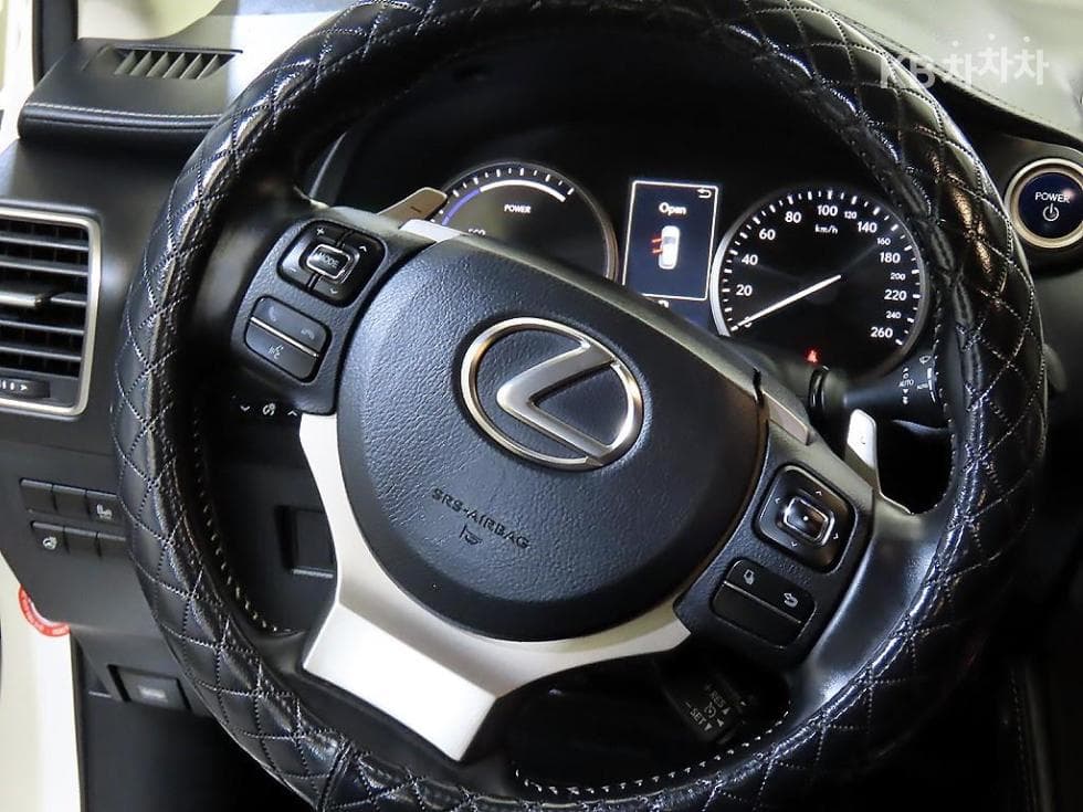 Lexus NX (Lexus SUV)300h Supreme (High Trim) - 8