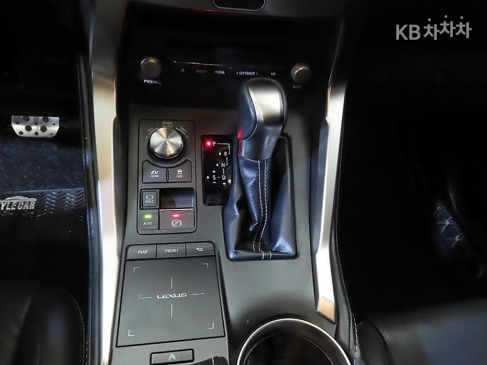 Lexus NX (Lexus SUV)300h Supreme (High Trim) - 12