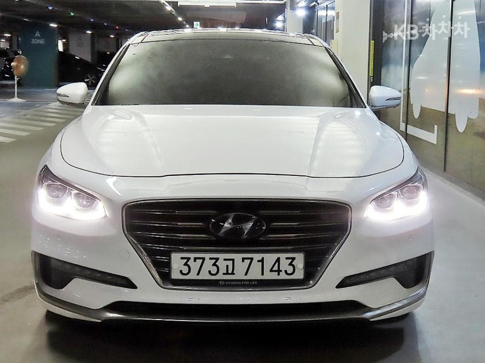 Hyundai Grandeur (Azera)IG2.4 Premium Special (special feature/edition) - 2