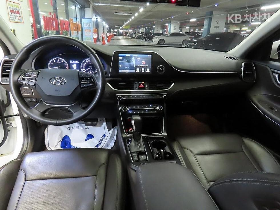 Hyundai Grandeur (Azera)IG2.4 Premium Special (special feature/edition) - 10