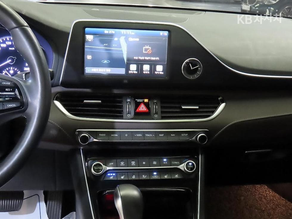 Hyundai Grandeur (Azera)IG2.4 Premium Special (special feature/edition) - 11