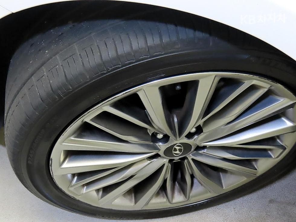 Hyundai Grandeur (Azera)IG2.4 Premium Special (special feature/edition) - 20