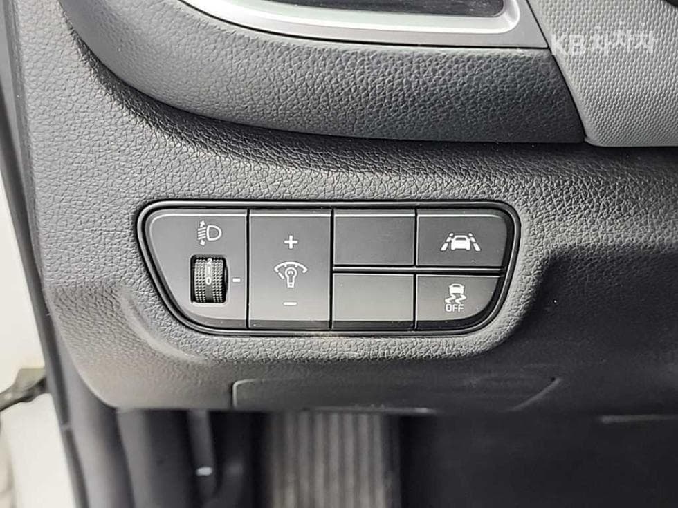 Kia Seltos1.6 Gasoline Turbo 2WD Trendy - 17