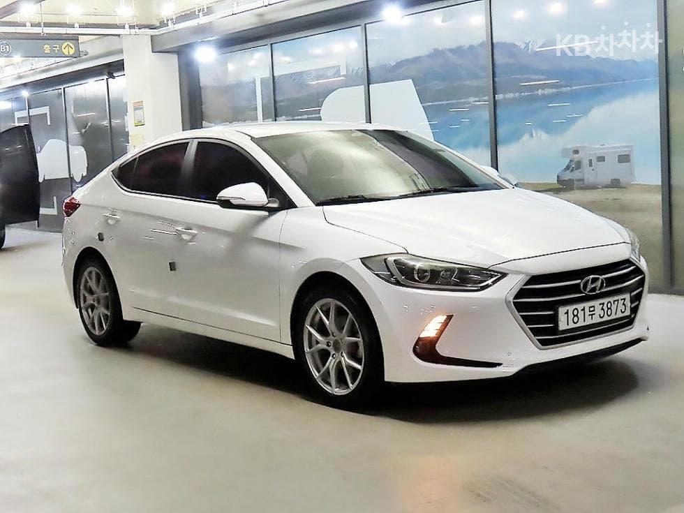 Hyundai Avante (Elantra)AD 1.6 GDi Style - Image 1