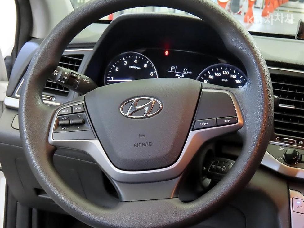 Hyundai Avante (Elantra)AD1.6 GDi Style - 8