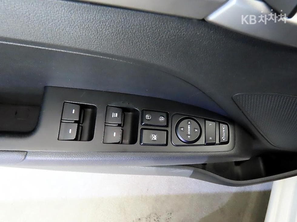 Hyundai Avante (Elantra)AD1.6 GDi Style - 17