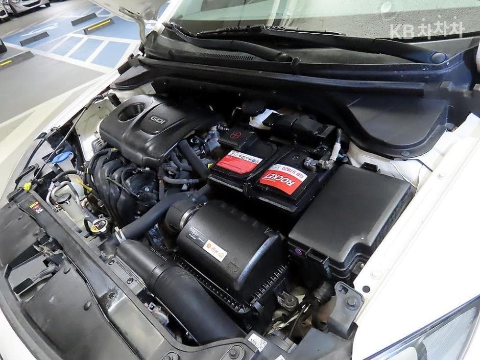 Hyundai Avante (Elantra)AD1.6 GDi Style - 18