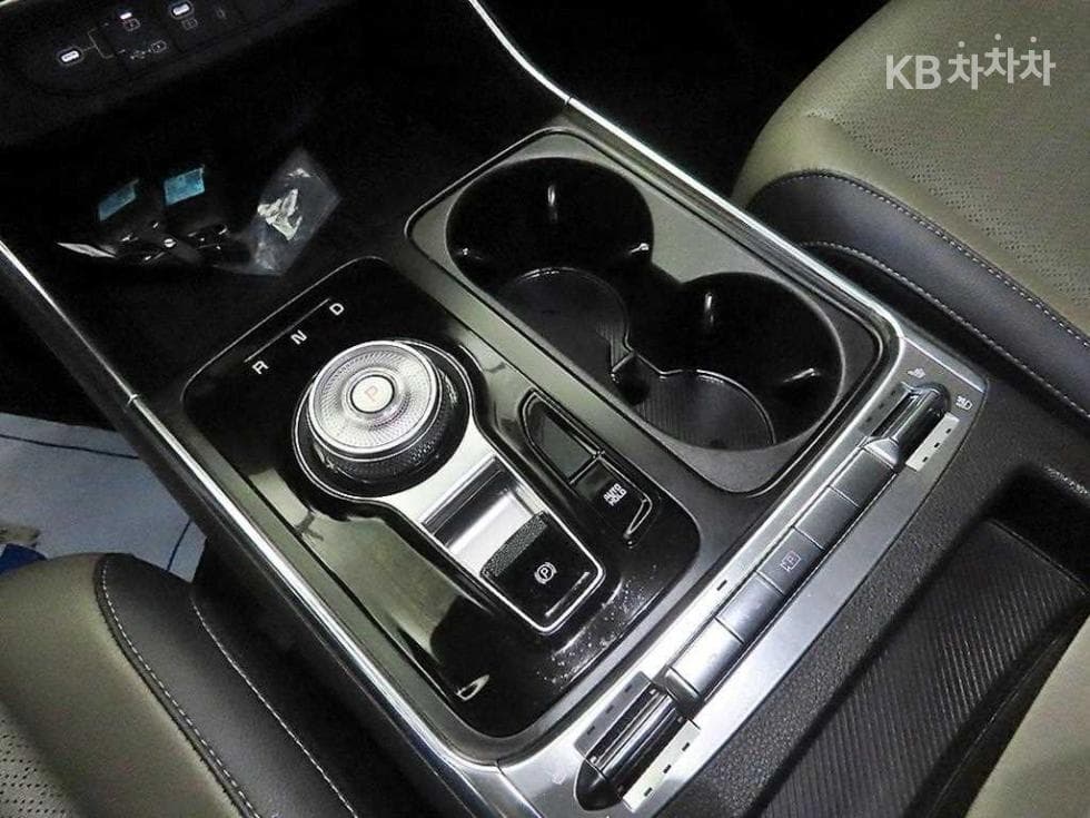 Kia The New (facelift) Carnival 4th generationG3.5 GDI 7-seater (Limousine) 아웃도어 - 12