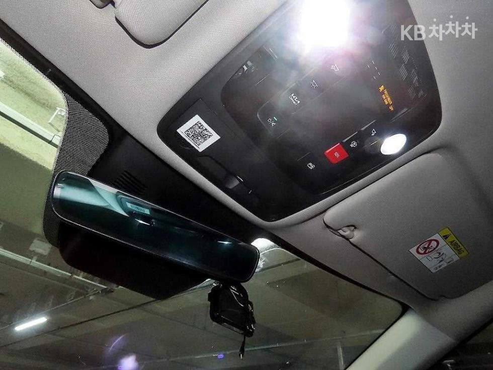Kia The New (facelift) Carnival 4th generationG3.5 GDI 7-seater (Limousine) 아웃도어 - 14