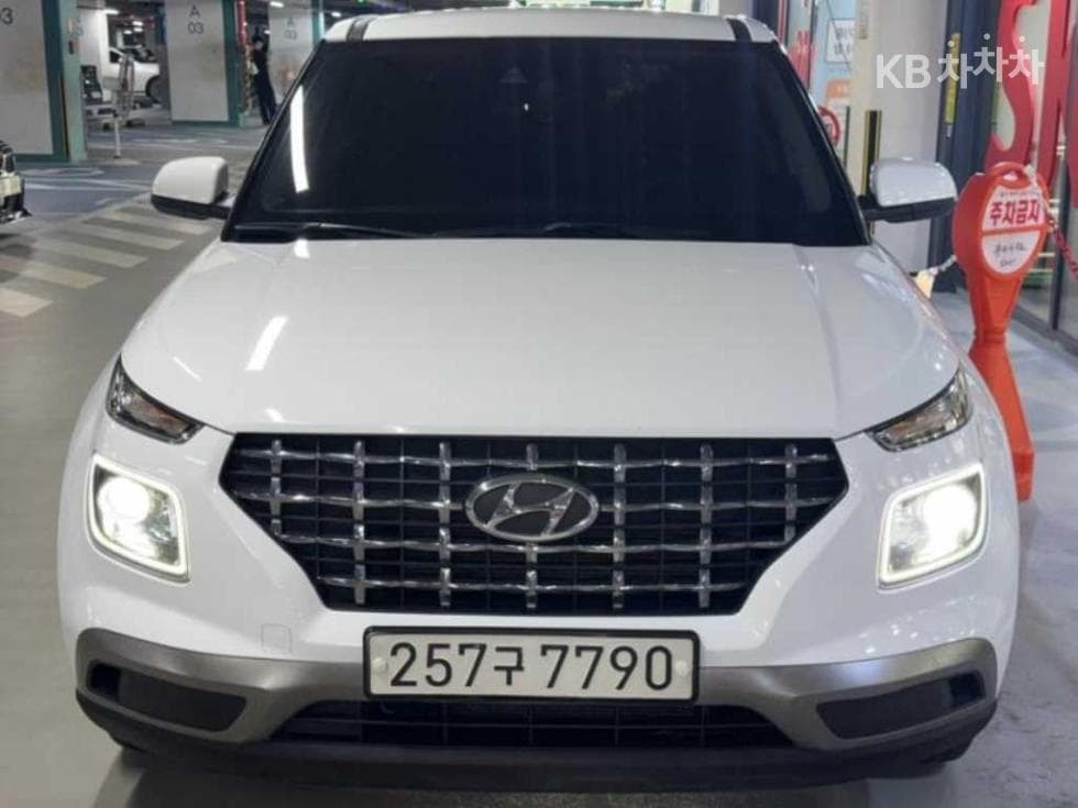 Hyundai Venue Gasoline 1.6 Modern - Image 1