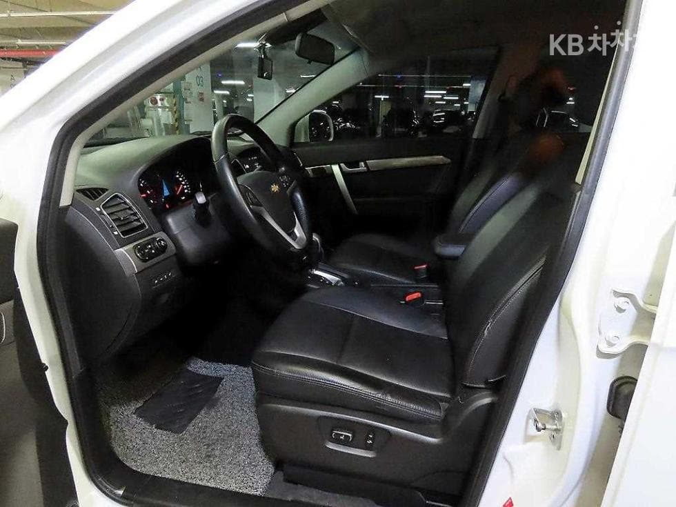 Джи Ем Корея Chevrolet Captiva2WD LT 7-местен (Лимузин) - 6