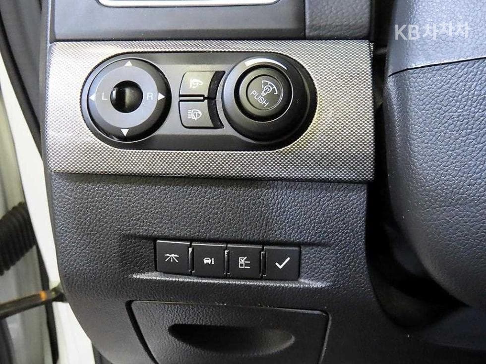 Джи Ем Корея Chevrolet Captiva2WD LT 7-местен (Лимузин) - 14