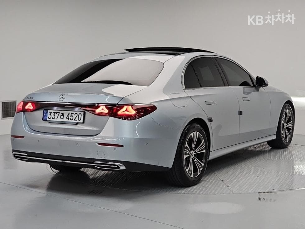 Mercedes-Benz E-클래스 (W214)E200 Avantgrade - 4