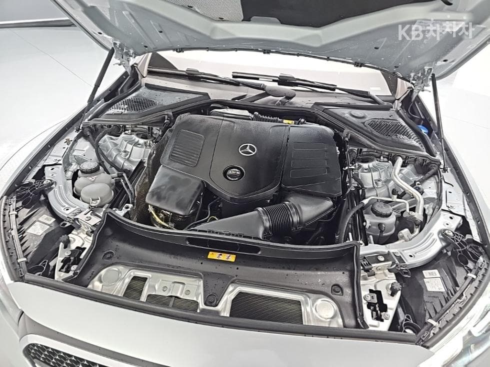 Mercedes-Benz E-클래스 (W214)E200 Avantgrade - 5