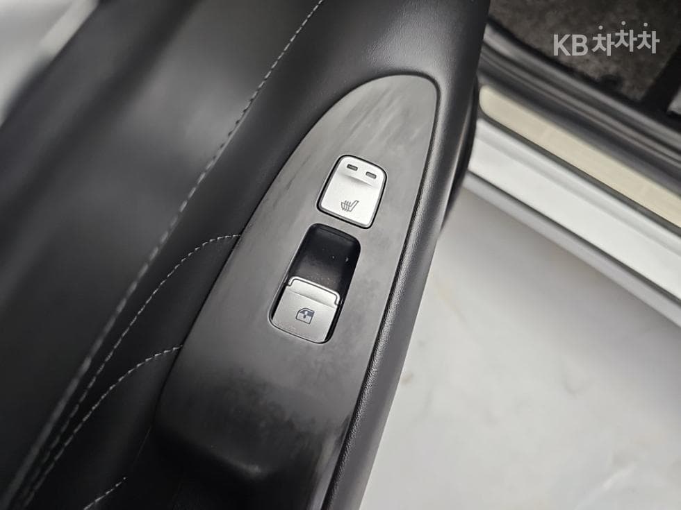 Hyundai The New (facelift) Grandeur (Azera)2.5 Calligraphy - 13