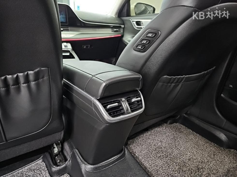 Hyundai The New (facelift) Grandeur (Azera)2.5 Calligraphy - 14