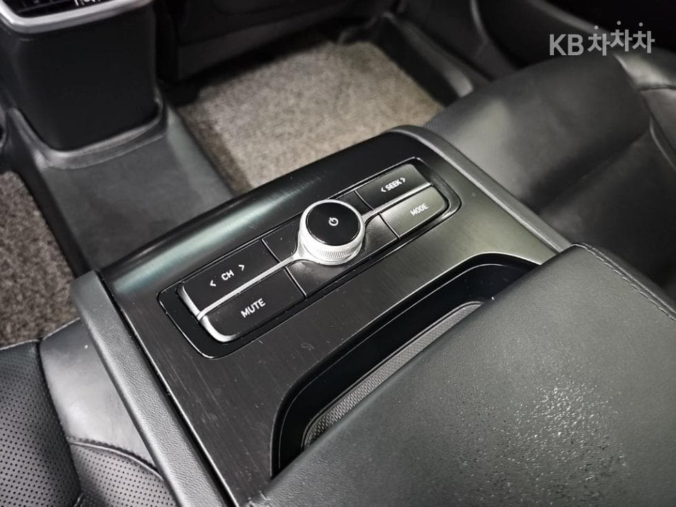 Hyundai The New (facelift) Grandeur (Azera)2.5 Calligraphy - 15