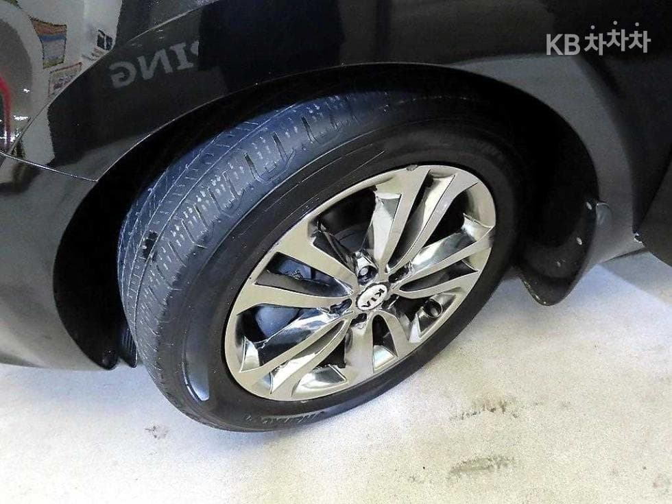 Киа All New Канивал9-местен 2.2 Дизел Престиж - 20