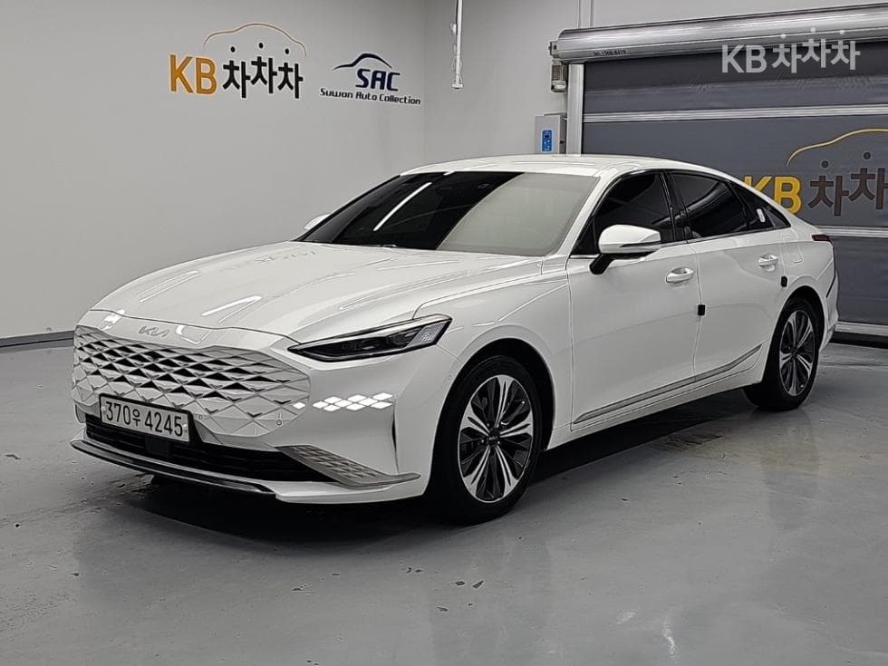 Kia K8 Hybrid 1.6 Turbo Signature Special (special feature/edition) - Image 1