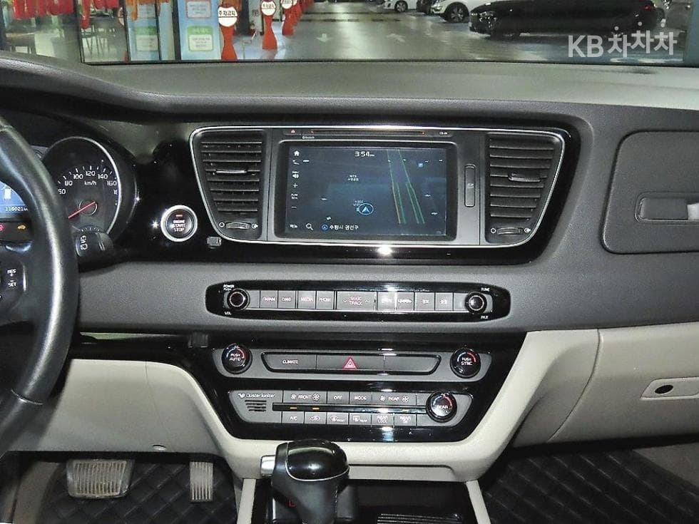 Киа All New Канивал9-местен 2.2 Дизел Престиж - 11
