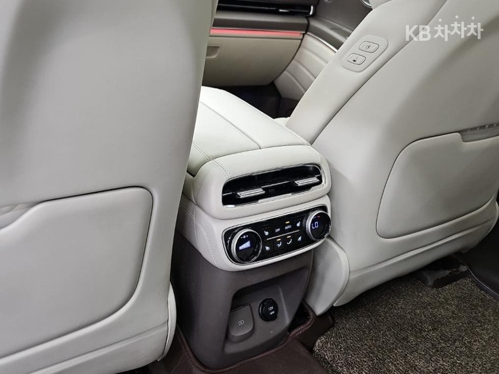 Genesis GV803.0 Diesel AWD - 13