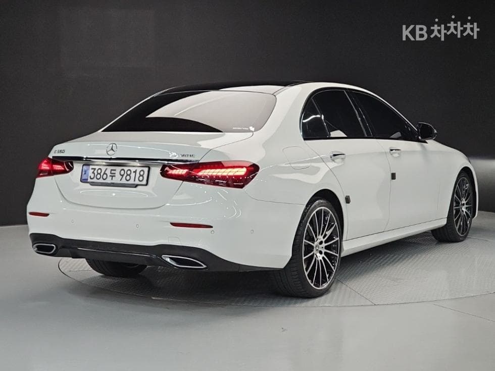 Mercedes-Benz E-Клас (W213)E350 4MATIC AMG Line - 4