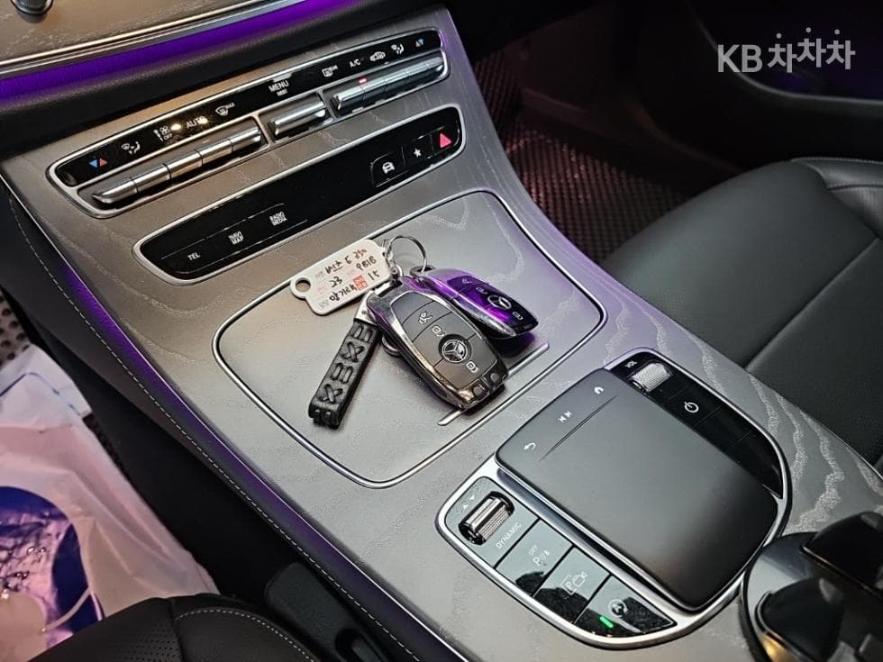 Mercedes-Benz E-Клас (W213)E350 4MATIC AMG Line - 10
